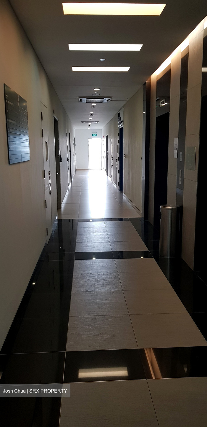 One Pemimpin (D20), Office #441830641
